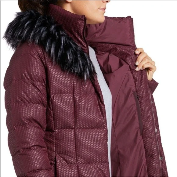 The North Face Women's Maroon Puffer Jacket with Faux Fur - Picture 2 of 11
